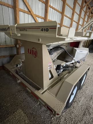 Image of Unverferth Seed Pro 410 equipment image 2