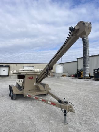 Image of Unverferth Seed Pro 410 equipment image 3