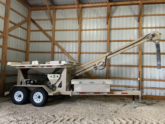 Image of Unverferth Seed Pro 410 Primary image