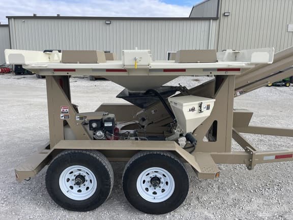 Image of Unverferth Seed Pro 410 equipment image 1