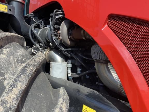 Image of Versatile 580 equipment image 1