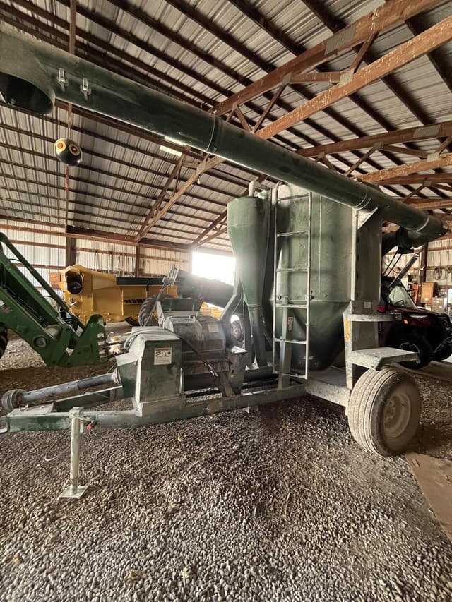 Image of Art's Way 6105 equipment image 3