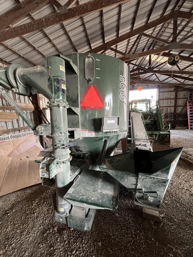 Image of Art's Way 6105 equipment image 1