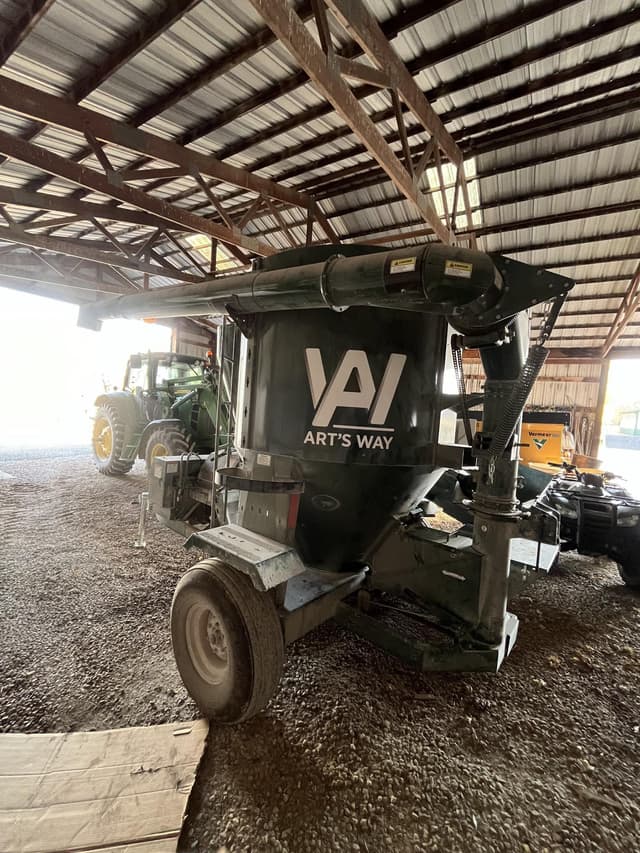 Image of Art's Way 6105 equipment image 2