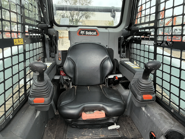 Image of Bobcat T76 equipment image 1
