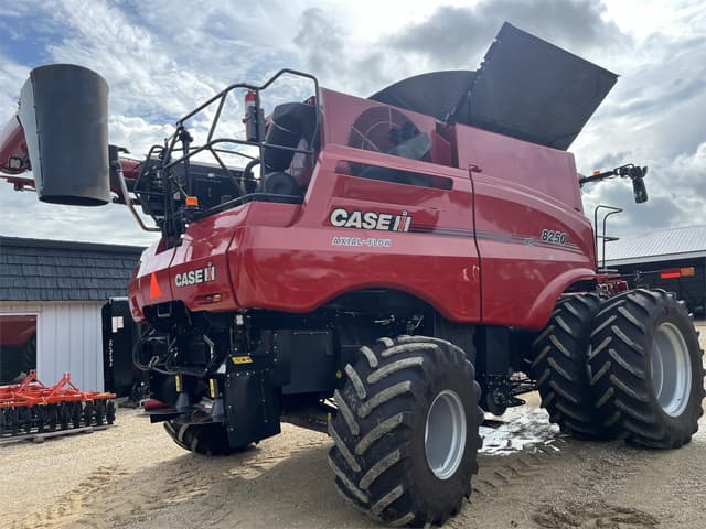Image of Case IH 8250 equipment image 2
