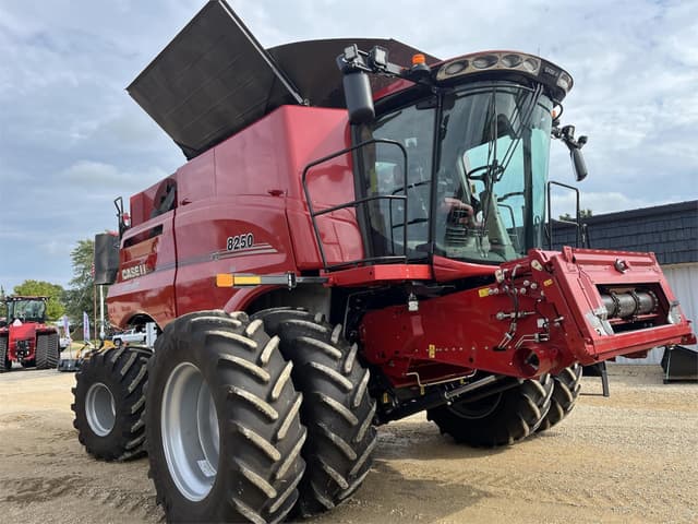 Image of Case IH 8250 equipment image 1