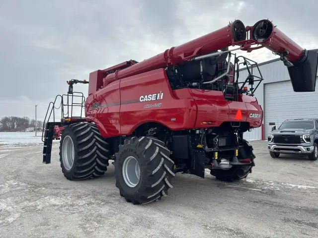 Image of Case IH 8250 equipment image 4