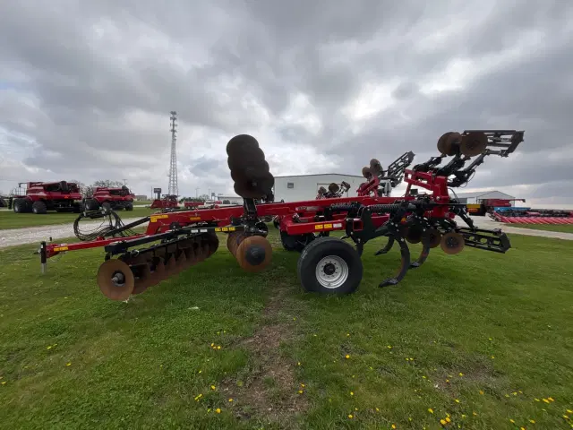 Image of Case IH Ecolo-Tiger 875 equipment image 4
