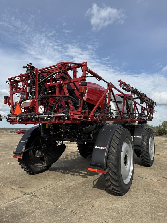 Image of Case IH Patriot 3250 equipment image 4