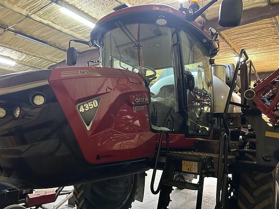 Image of Case IH Patriot 4350 equipment image 2