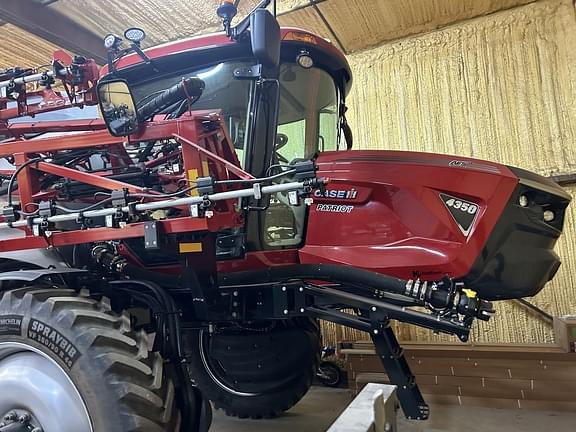 Image of Case IH Patriot 4350 equipment image 1