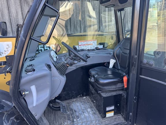 Image of Caterpillar TH255C equipment image 2