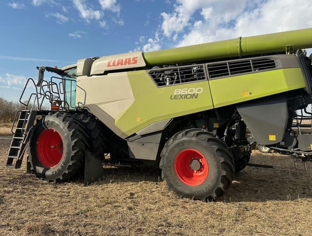 Image of CLAAS Lexion 8600 equipment image 2