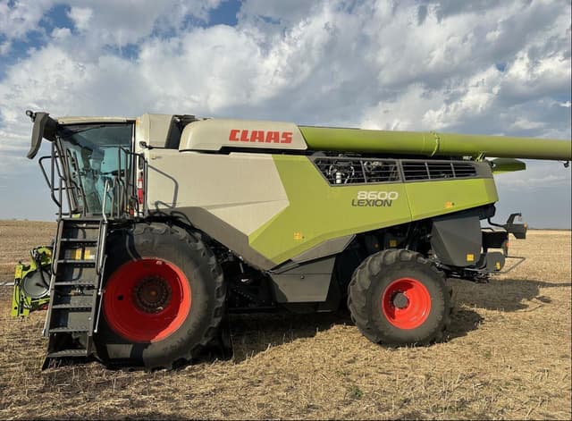 Image of CLAAS Lexion 8600 equipment image 1