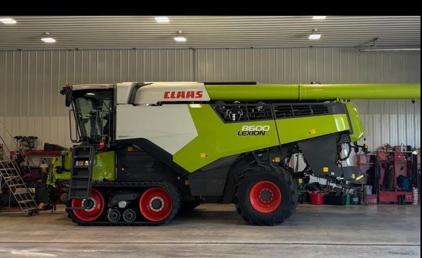 2023 CLAAS Lexion 8600TT Equipment Image0