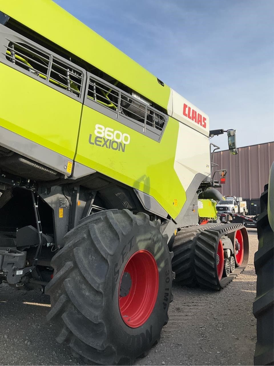 Image of CLAAS Lexion 8600TT Image 1