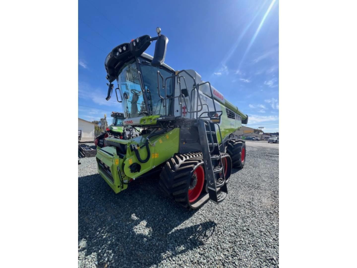 2023 CLAAS Lexion 8600TT Equipment Image0