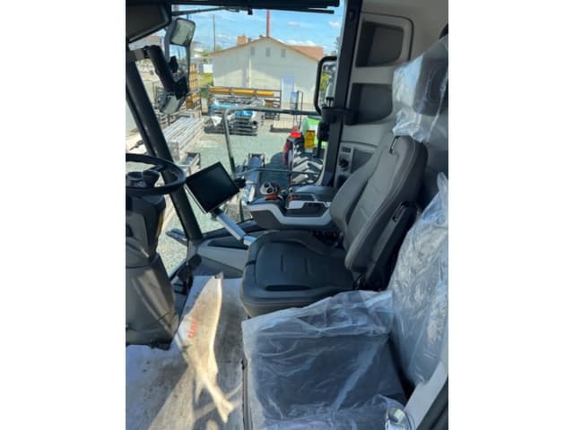 Image of CLAAS Lexion 8600TT equipment image 3