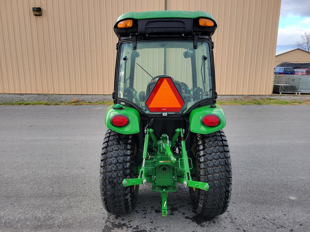 Image of John Deere 3039R Image 0