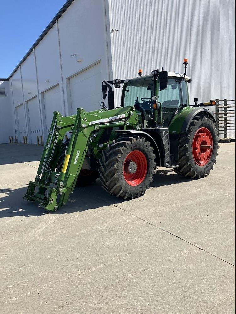 2023 Fendt 718 Vario Equipment Image0