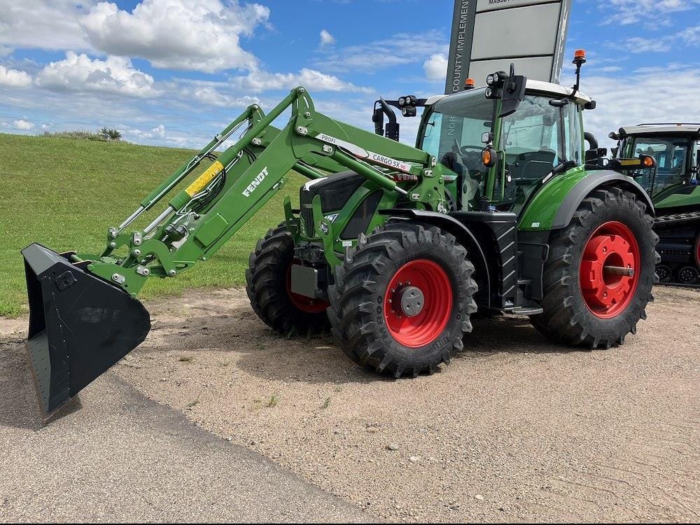 2023 Fendt 718 Vario Equipment Image0