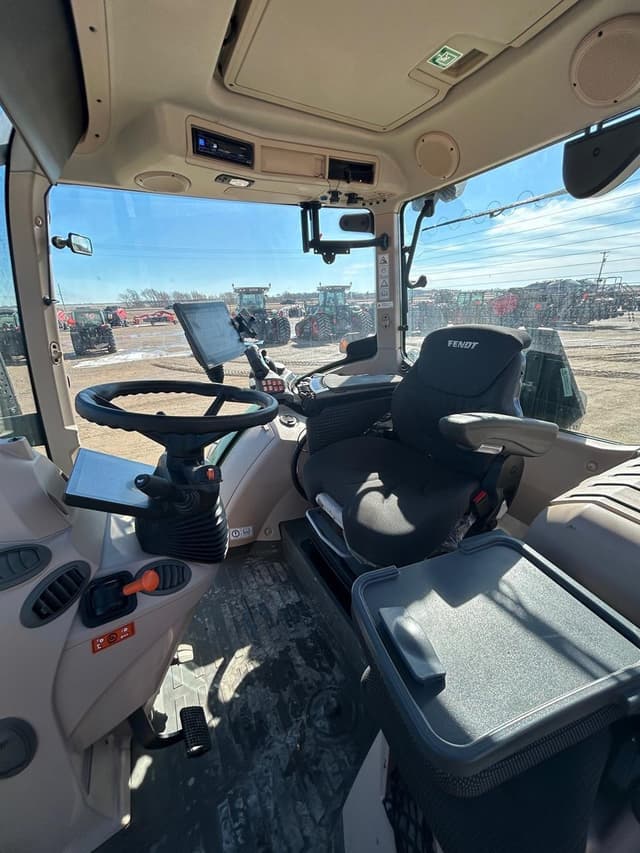 Image of Fendt 718 Vario equipment image 4