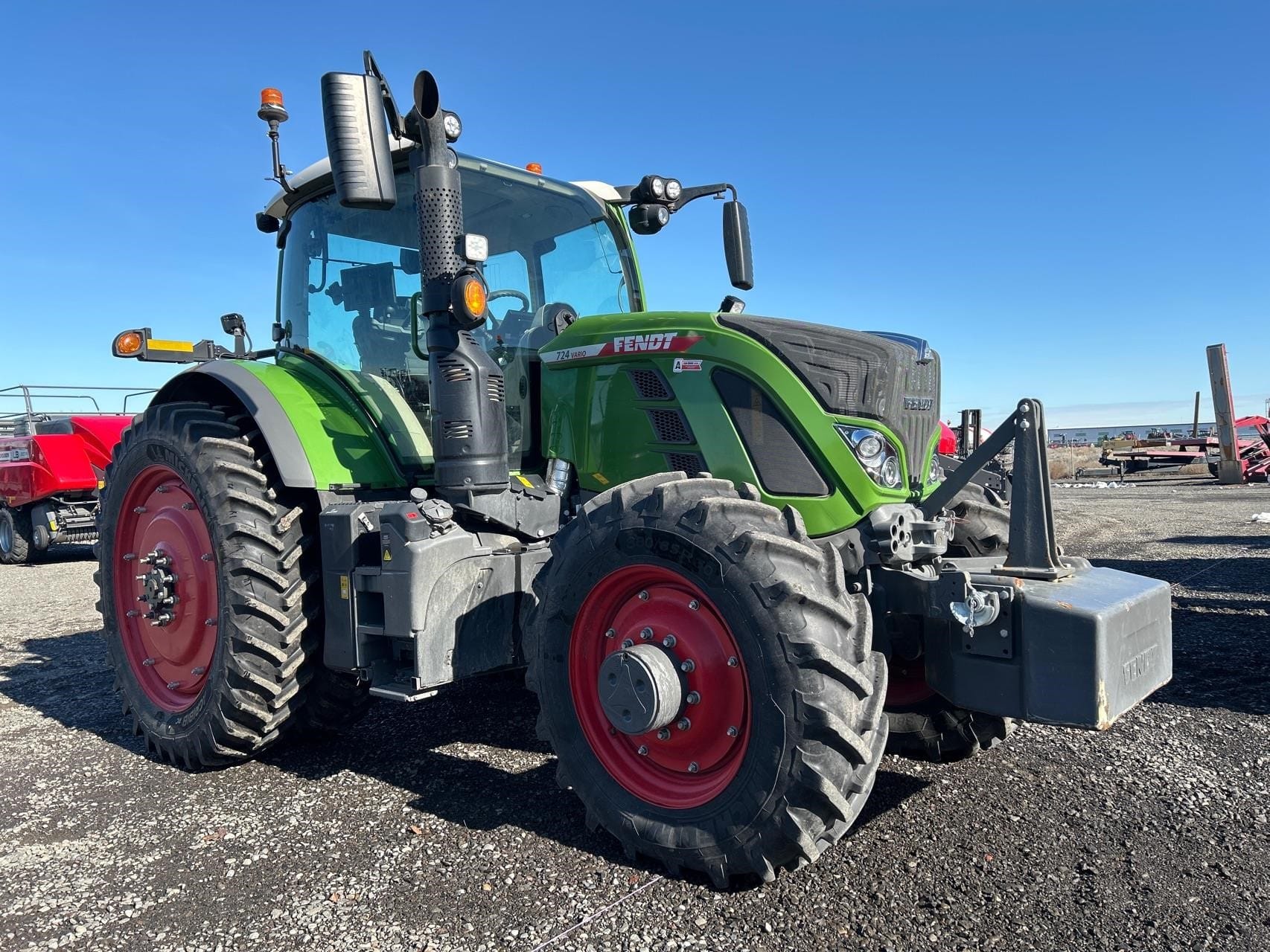 2023 Fendt 724 Vario Equipment Image0