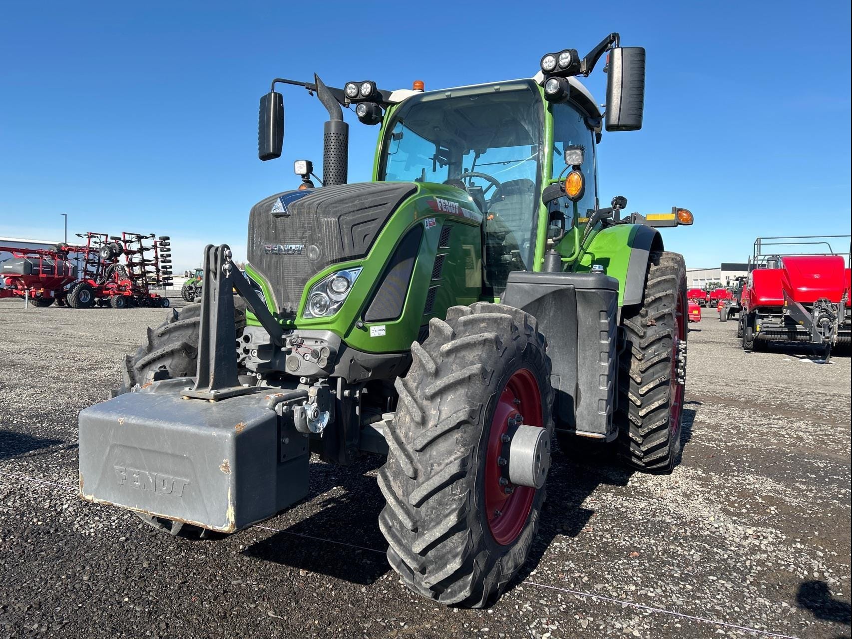 2023 Fendt 724 Vario Equipment Image0