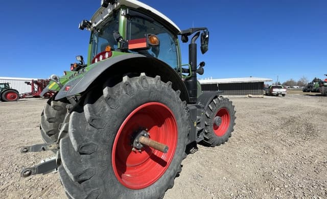 Image of Fendt 724 Vario equipment image 4