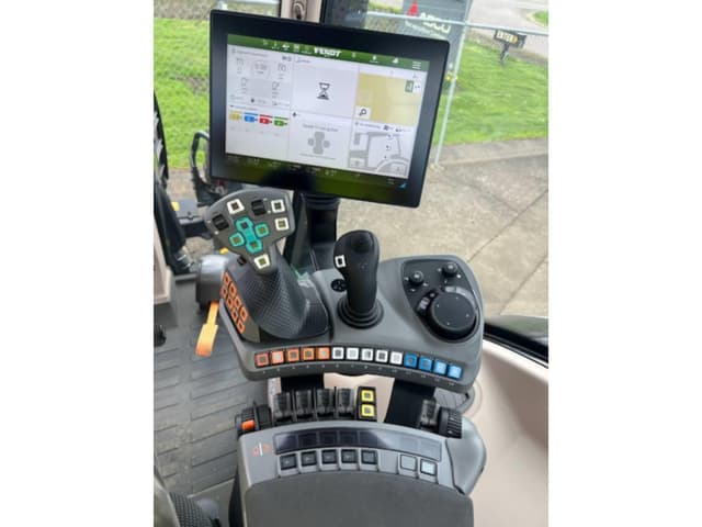Image of Fendt Favorit 716 Vario equipment image 4