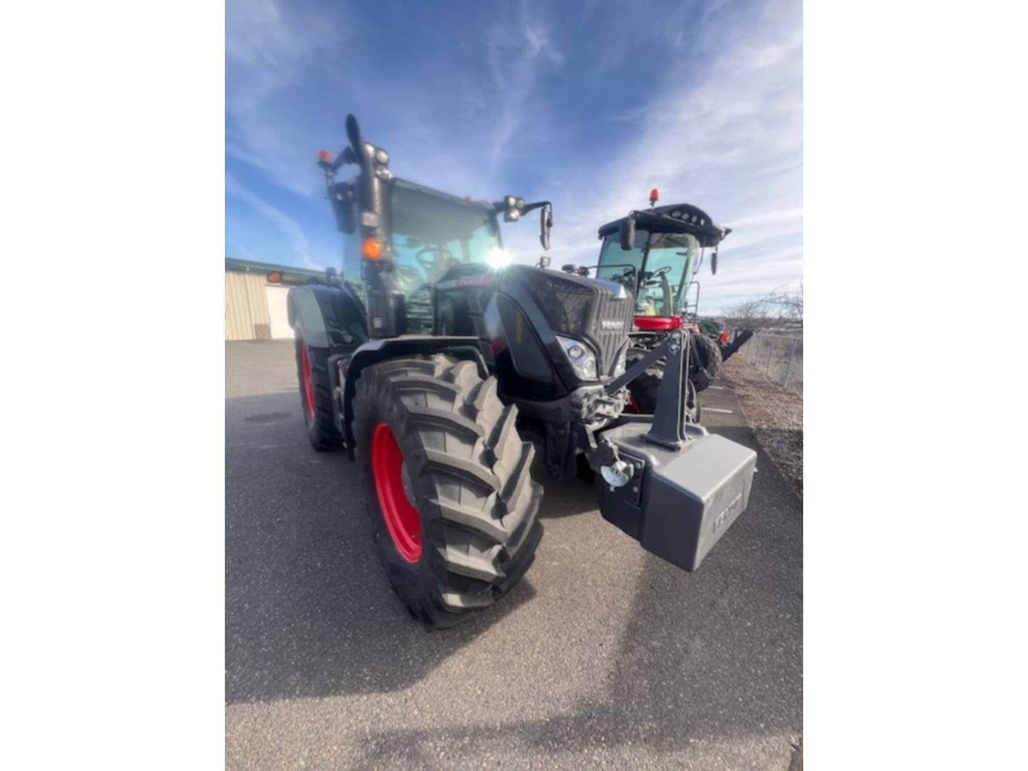 2023 Fendt Favorit 716 Vario Equipment Image0