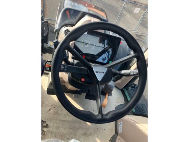 Image of Fendt Favorit 716 Vario equipment image 4