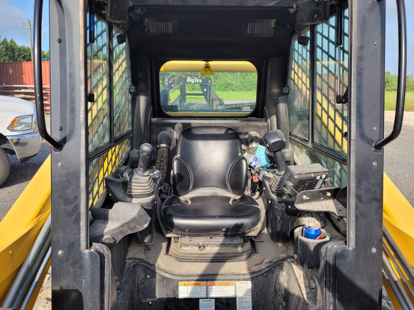 2023 Gehl VT320 Equipment Image0