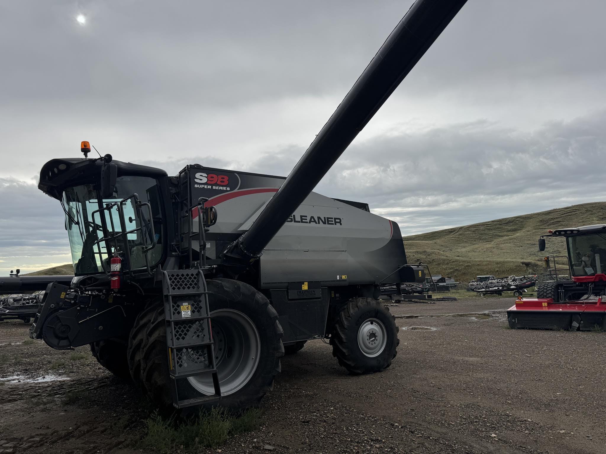 2023 Gleaner S98 Equipment Image0