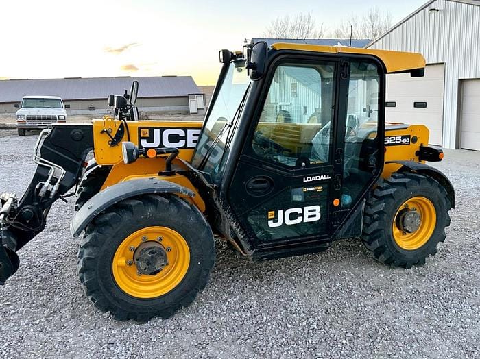 2023 JCB 525-60 Agri Equipment Image0