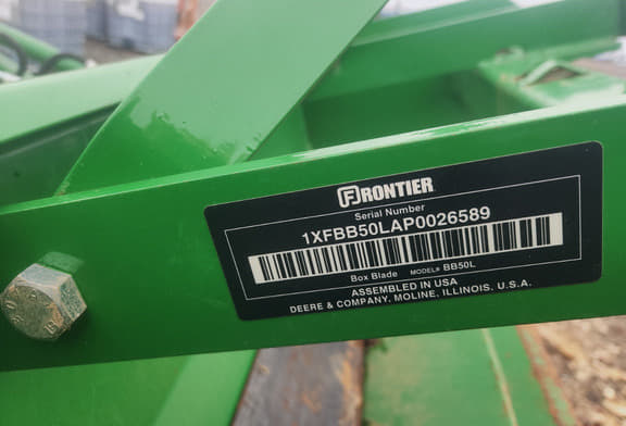 Image of John Deere 1023E equipment image 3