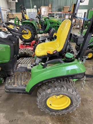 Image of John Deere 1023E equipment image 4