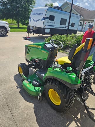 Image of John Deere 1023E equipment image 3