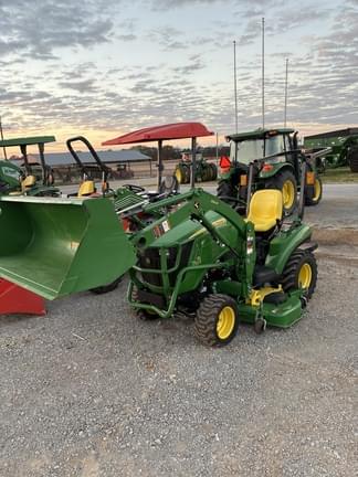 Image of John Deere 1023E equipment image 4