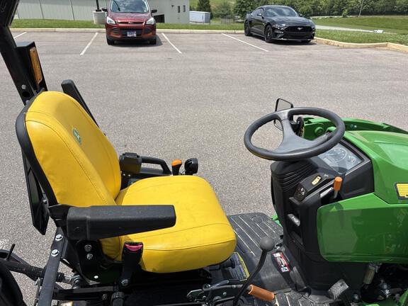 Image of John Deere 1025R equipment image 4