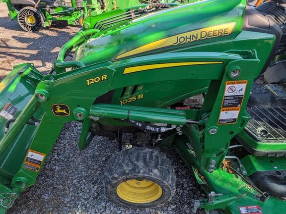 Image of John Deere 1025R equipment image 2
