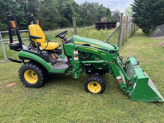 2023 John Deere 1025R Equipment Image0