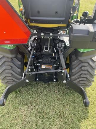 Image of John Deere 1025R equipment image 4