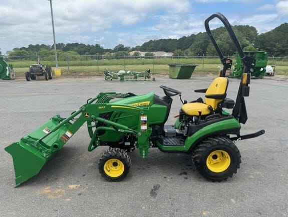 2023 John Deere 1025R Equipment Image0