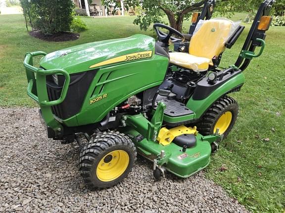 Image of John Deere 1025R Image 0