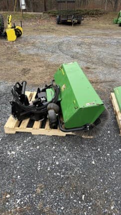 Image of John Deere 1025R equipment image 4