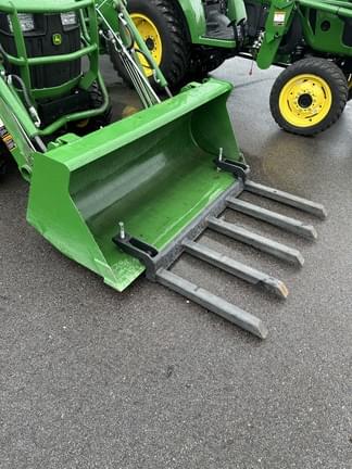 Image of John Deere 1025R equipment image 4