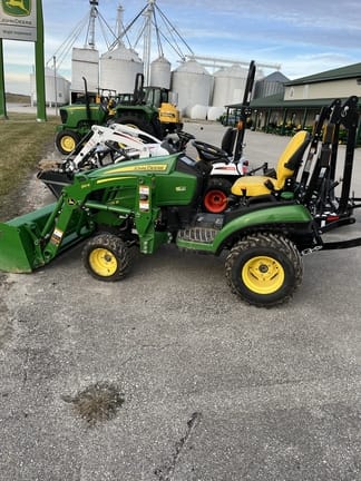 2023 John Deere 1025R Equipment Image0