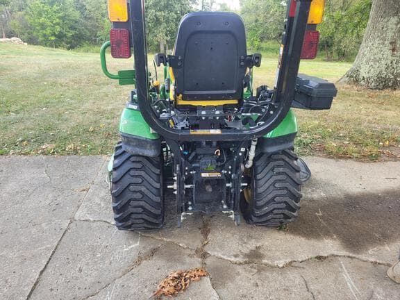 Image of John Deere 1025R equipment image 2